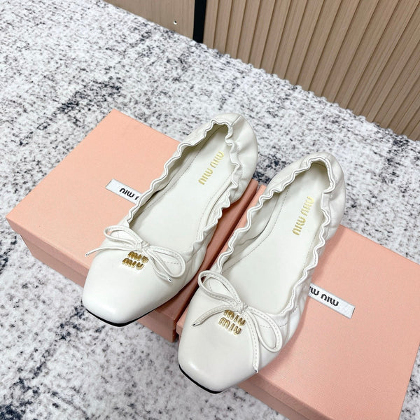 Miu Mary Jane plat en peau de mouton blanche 591573