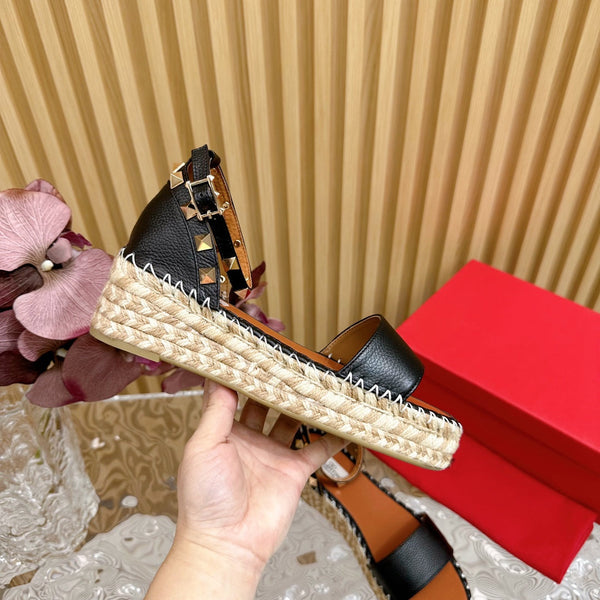 Rockstud Espadrille 45mm Black leather sandals