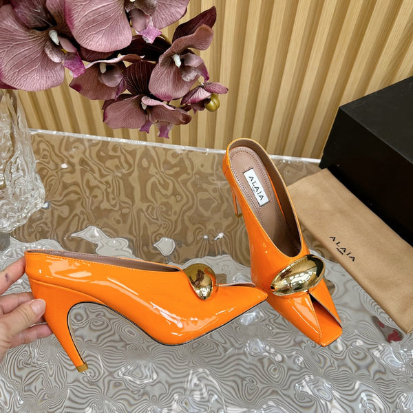 DÉCOLLETÉ ALAIA AZZEDINE IN PELLE DI VITELLO ARANCIONE MANDARINO CON FERRAMENTA ORO