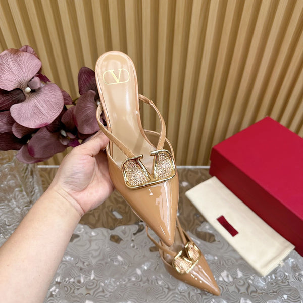 Décolleté con cinturino posteriore traforato Vlogo Signature con cristalli, 70 in pelle di vitello beige