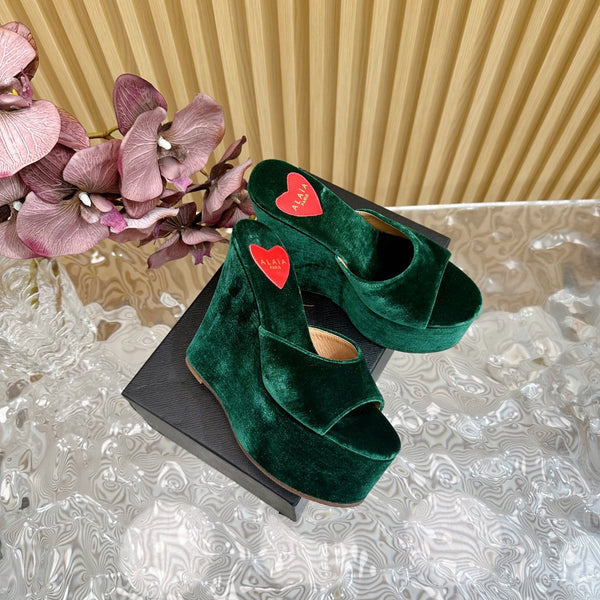 ZEPPA ALAIA IN VELLUTO VERDE FORESTA CON CUORE RICAMATO
