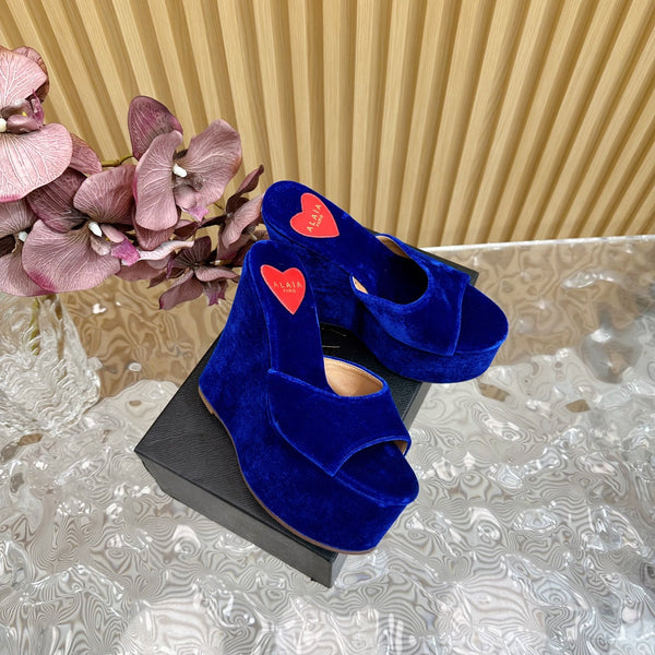 ZEPPA ALAIA IN VELLUTO BLU COBALTO CON CUORE RICAMATO