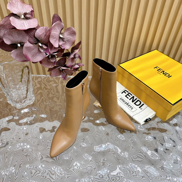STIVALI FENDI FIRST 80 MM IN PELLE DI VITELLO MARRONE SIDRO CON FERRAMENTA ORO