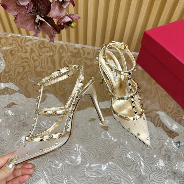 DÉCOLLETÉ ROCKSTUD EFFETTO SPECCHIO CON CINTURINI E BORCHIE COORDINATE 95 MM PELLE DI VITELLO ORO E RETE