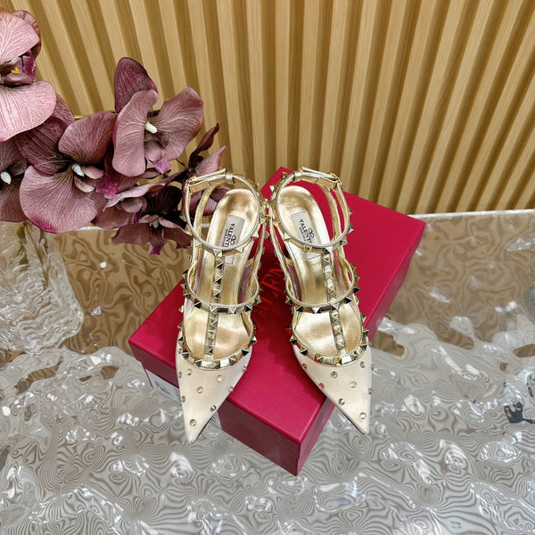 DÉCOLLETÉ ROCKSTUD EFFETTO SPECCHIO CON CINTURINI E BORCHIE COORDINATE 95 MM PELLE DI VITELLO ORO E RETE