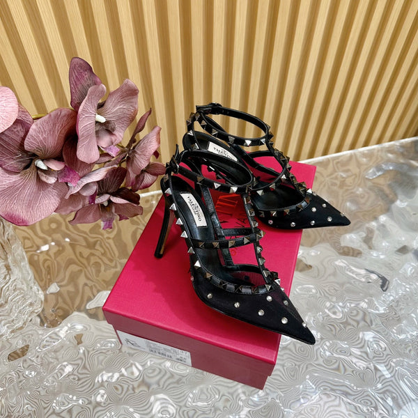 DÉCOLLETÉ ROCKSTUD EFFETTO SPECCHIO CON CINTURINI E BORCHIE COORDINATE 95 MM PELLE DI VITELLO NERA E RETE