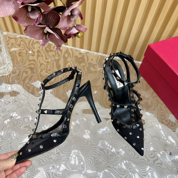 DÉCOLLETÉ ROCKSTUD EFFETTO SPECCHIO CON CINTURINI E BORCHIE COORDINATE 95 MM PELLE DI VITELLO NERA E RETE