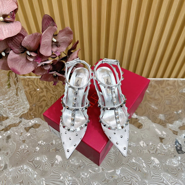 DÉCOLLETÉ ROCKSTUD EFFETTO SPECCHIO CON CINTURINI E BORCHIE COORDINATE 95 MM PELLE DI VITELLO ARGENTO E RETE