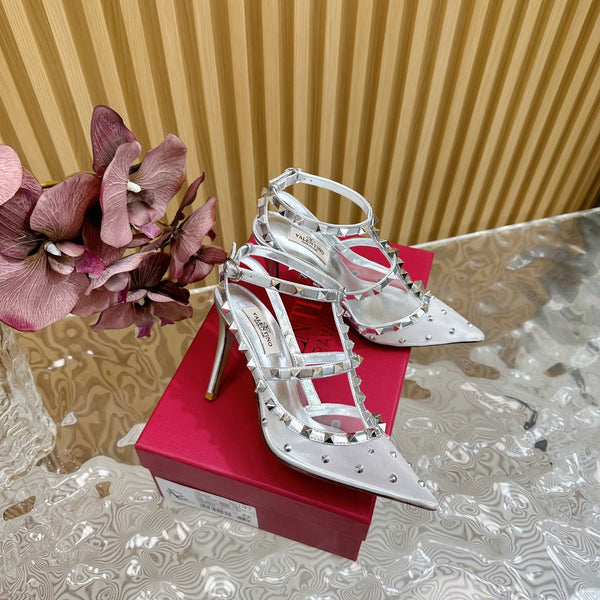 DÉCOLLETÉ ROCKSTUD EFFETTO SPECCHIO CON CINTURINI E BORCHIE COORDINATE 95 MM PELLE DI VITELLO ARGENTO E RETE