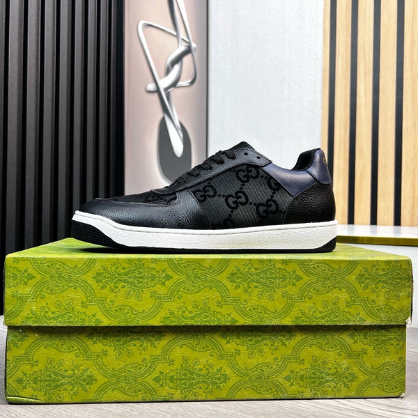 Sneaker GG Supreme da uomo in pelle di vacchetta nera 531166