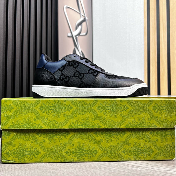 Sneaker GG Supreme da uomo in pelle di vacchetta nera 531166