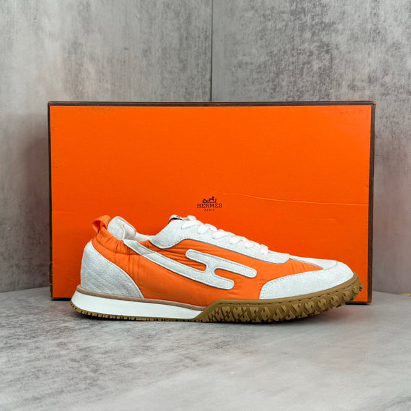 HM Jet Sneaker da uomo in pelle scamosciata bianca e arancione 656857