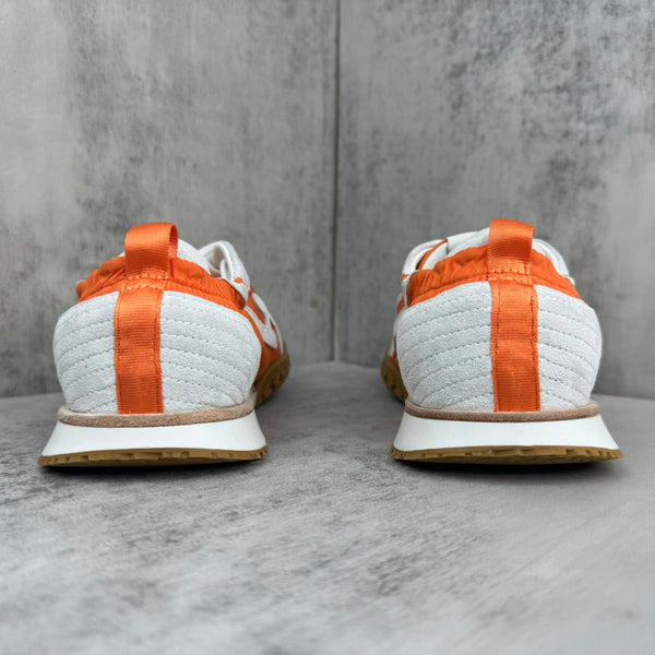 HM Jet Sneaker da uomo in pelle scamosciata bianca e arancione 656857