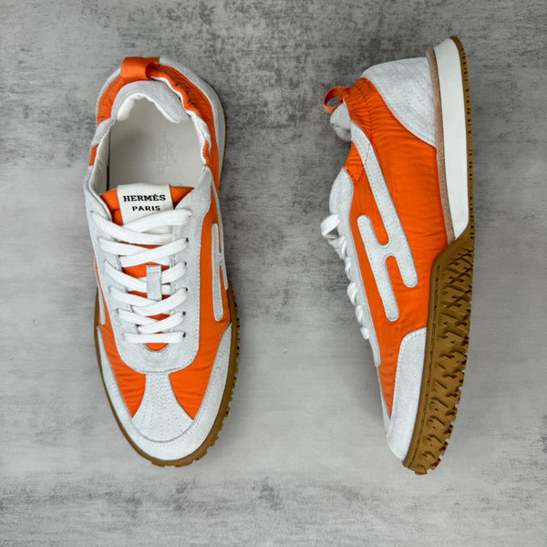 HM Jet Sneaker da uomo in pelle scamosciata bianca e arancione 656857