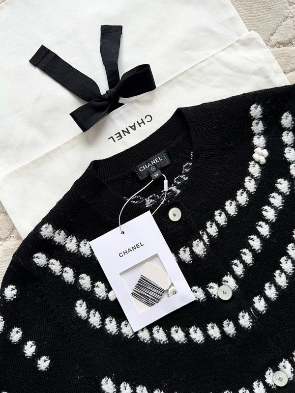 Chanel 25P Cardigan Black Mix White Cashmere 237301