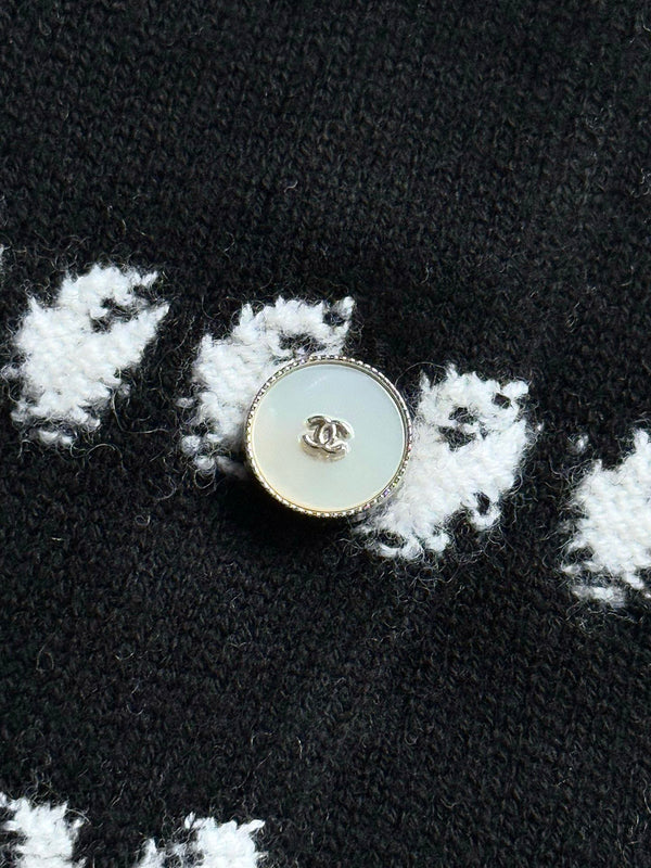 Chanel 25P Cardigan Black Mix White Cashmere 237301
