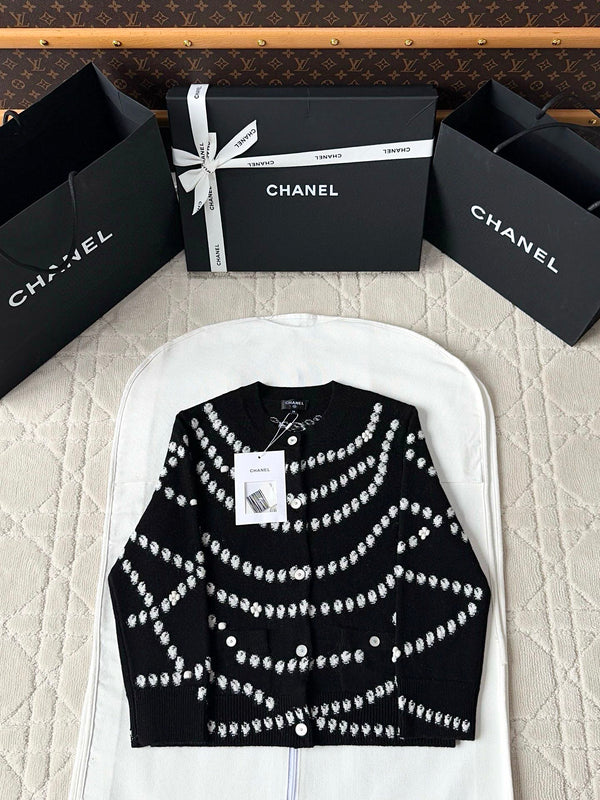Chanel 25P Cardigan Black Mix White Cashmere 237301
