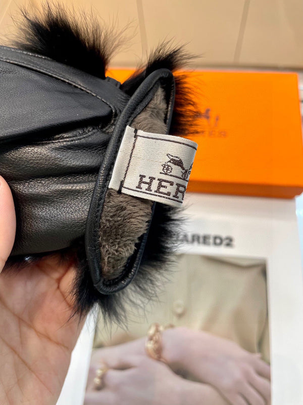 GLOVES WITH H LETTER IN BLACK SHEEPSKIN AND LAMB FUR 409344