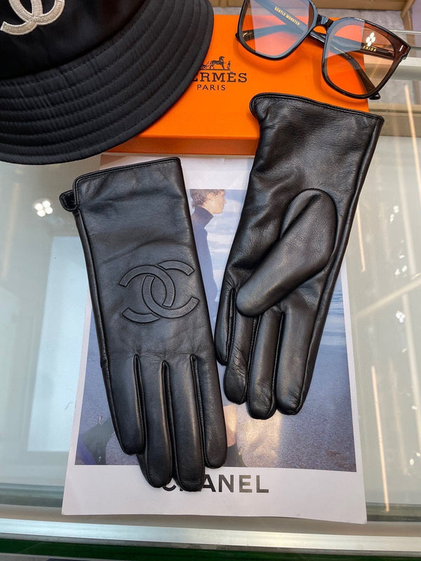 GLOVES IN BLACK LAMBSKIN 463840