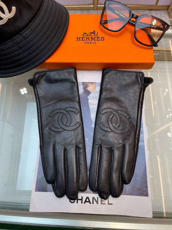 GLOVES IN BLACK LAMBSKIN 463840