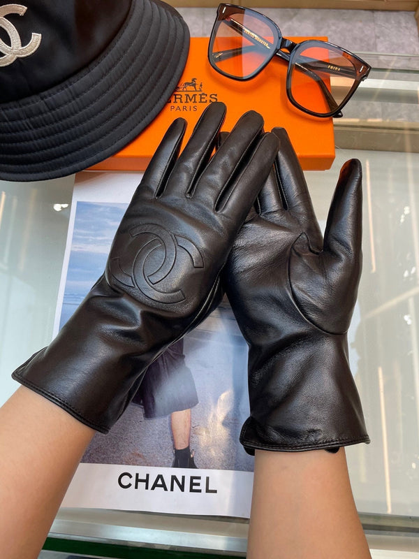 GLOVES IN BLACK LAMBSKIN 463840