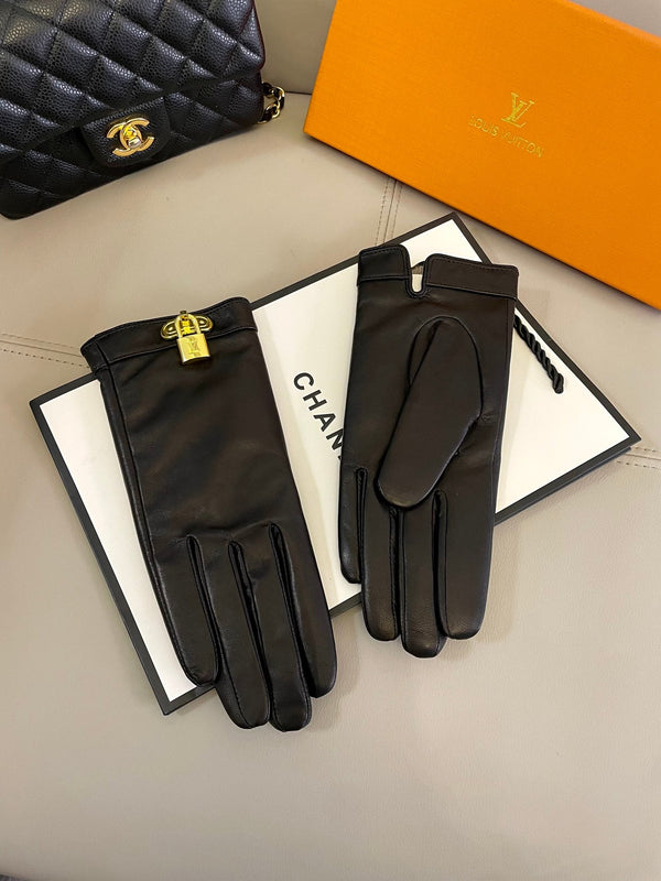 GLOVES IN BLACK LAMBSKIN WITH GOLD HARDWARE 465064