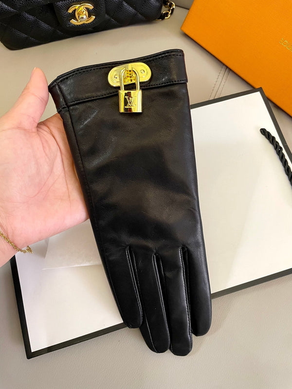 GLOVES IN BLACK LAMBSKIN WITH GOLD HARDWARE 465064
