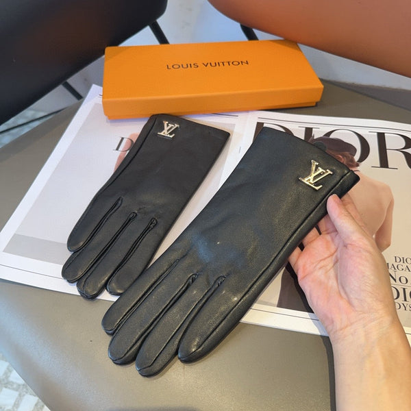 LV GLOVES IN BLACK LAMBSKIN 462302