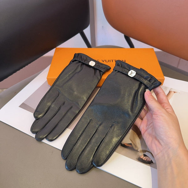 LV GLOVES IN BLACK LAMBSKIN 462377