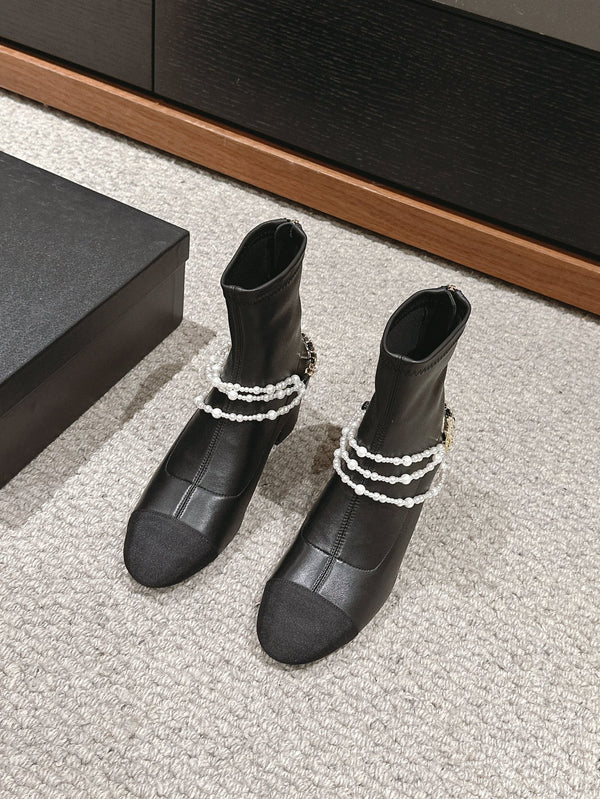 SCARPE CC MARY JANE TRE CINTURINI IN PELLE DI AGNELLO NERA CON FERRAMENTA ORO