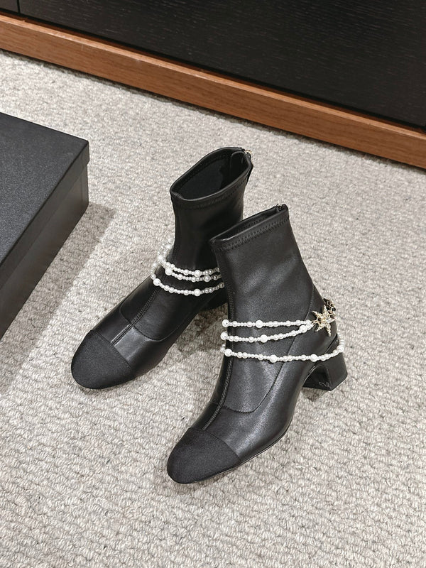 SCARPE CC MARY JANE TRE CINTURINI IN PELLE DI AGNELLO NERA CON FERRAMENTA ORO