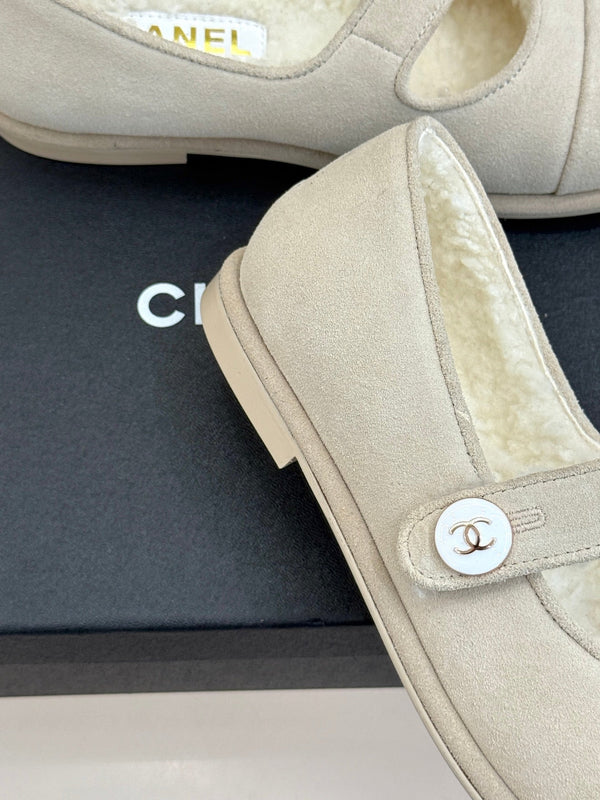 CC 25A Mary Janes Beige Suede And Lambswool 404662