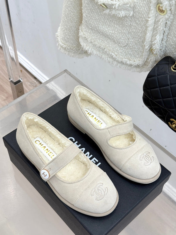 CC 25A Mary Janes Beige Suede And Lambswool 404662