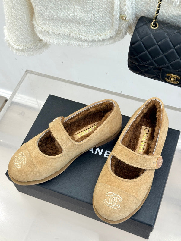 CC 25A Mary Janes Light Gold Suede And Lambswool 404664