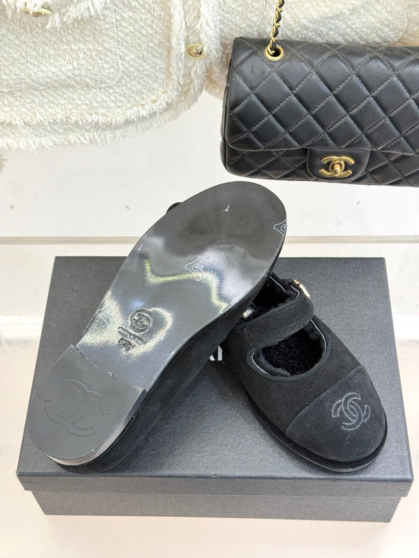 CC 25A Mary Janes Black Suede And Lambswool 404666