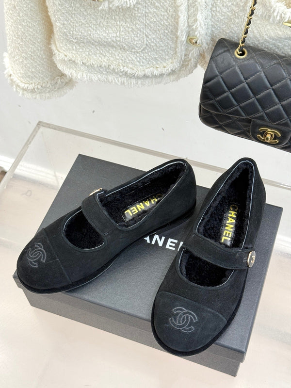 CC 25A Mary Janes Black Suede And Lambswool 404666