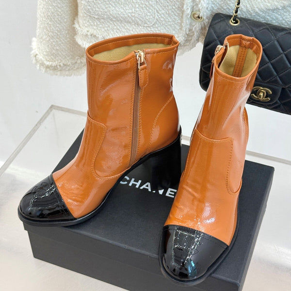 CC Classic Short Boots Block Heel 90mm Burnt Orange Patent Leather 465390