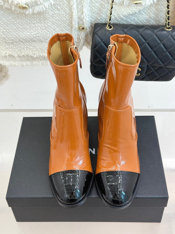 CC Classic Short Boots Block Heel 90mm Burnt Orange Patent Leather 465390