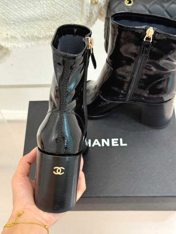 CC Classic Short Boots Block Heel 90mm Black Patent Leather 465391