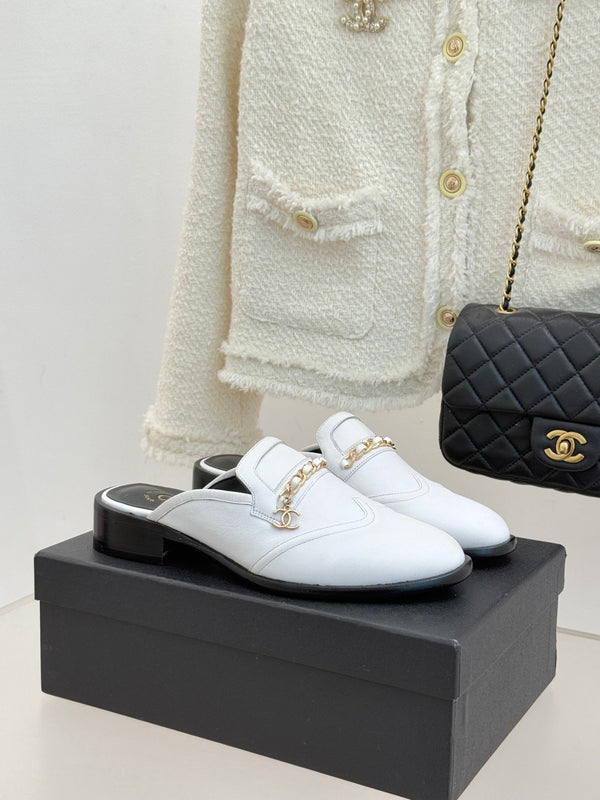 CC 25s Double C Buckle Half-Length Slippers White Calfskin 557700