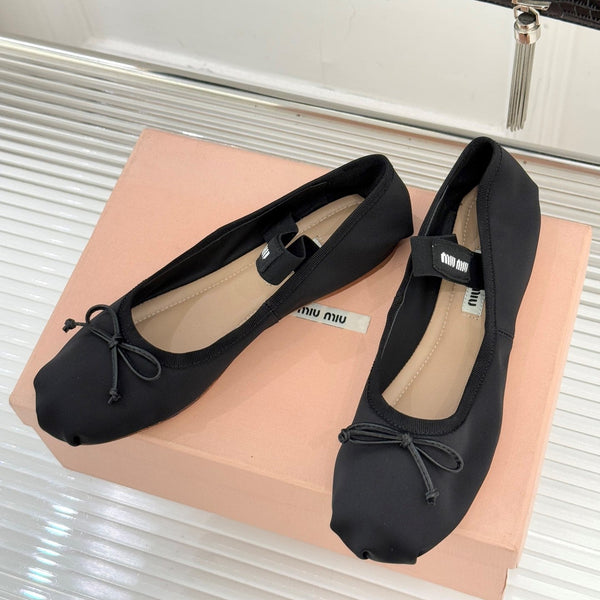 Miu Classic Bow Letter Ballet Satin Noir
