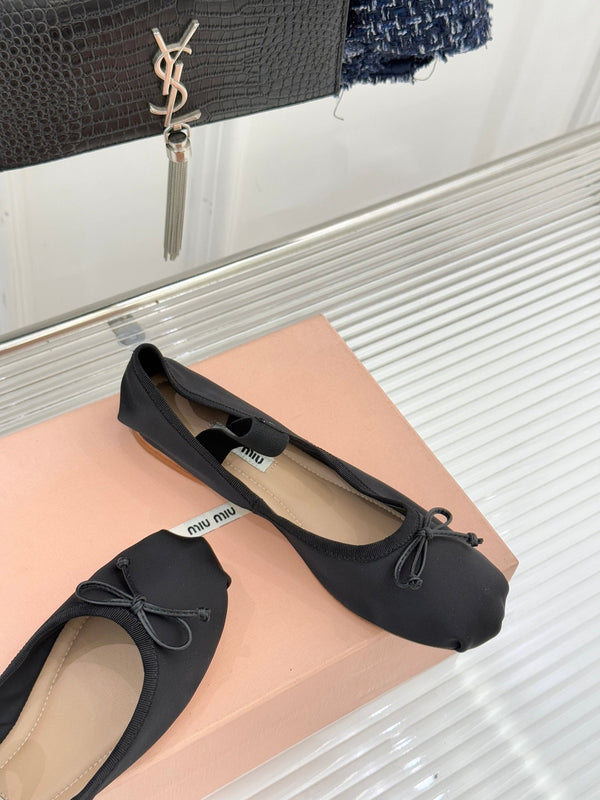 Miu Classic Bow Letter Ballet Satin Noir