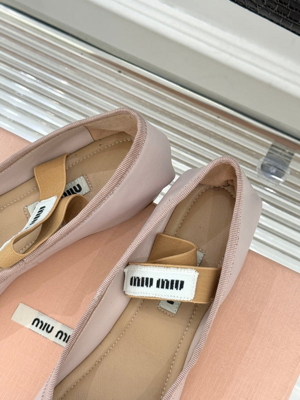 Miu Ballerines Classiques Nœud Lettre Argent Rose Peau de Mouton 570998