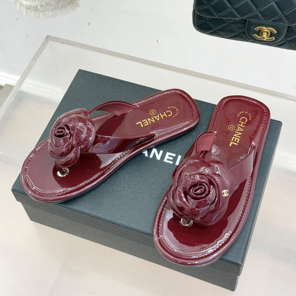 CC 26C Camélia Printemps précoce Cuir verni bordeaux à glissière