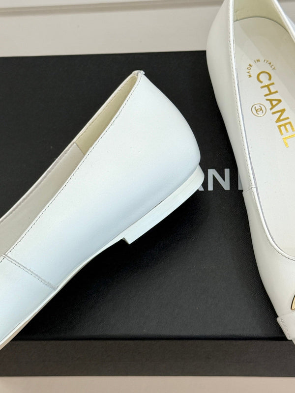 CC 26s Buckle Square Toe Ballet Flat White Lambskin 829736