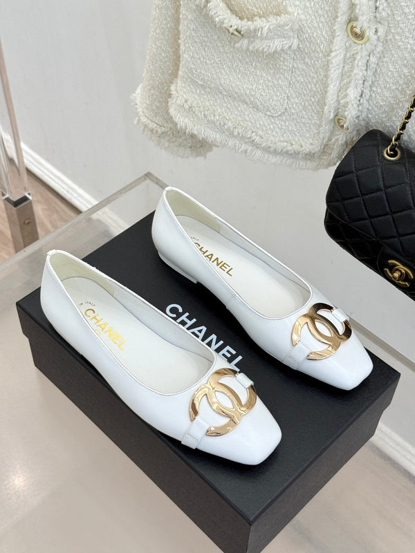 CC 26s Buckle Square Toe Ballet Flat White Lambskin 829736