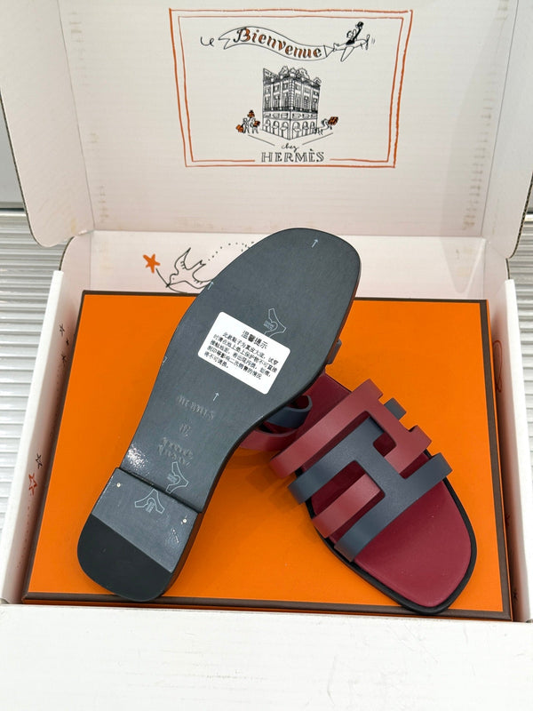 HM 26s Strappy Flat Sandals Black Burgundy Sheepskin 905783