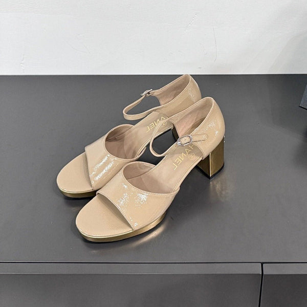 SANDALI CON TACCO A BLOCCO IN PELLE DI MONTONE BEIGE