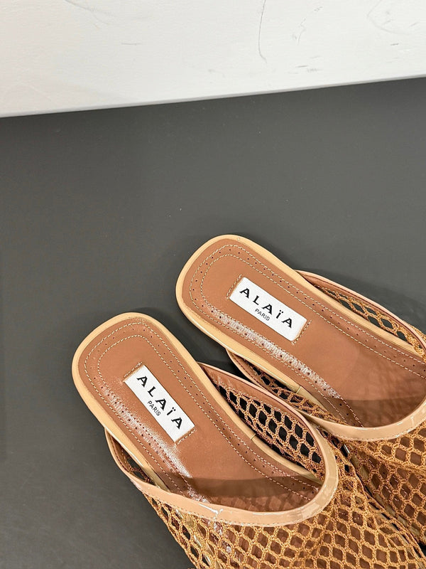 MULES ALAIA FLAT IN RETE MARRONE RAME