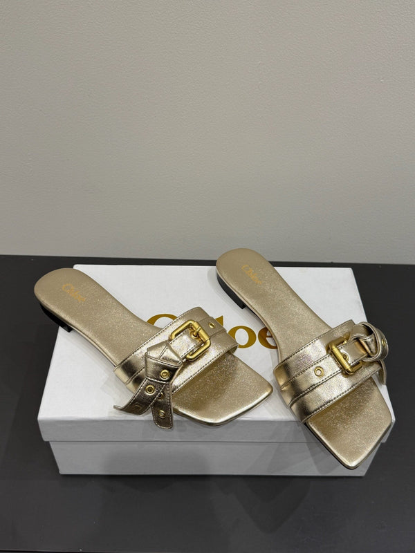 Loewe 25 Bow Metal Buckle Slide Pelle di vacchetta dorata